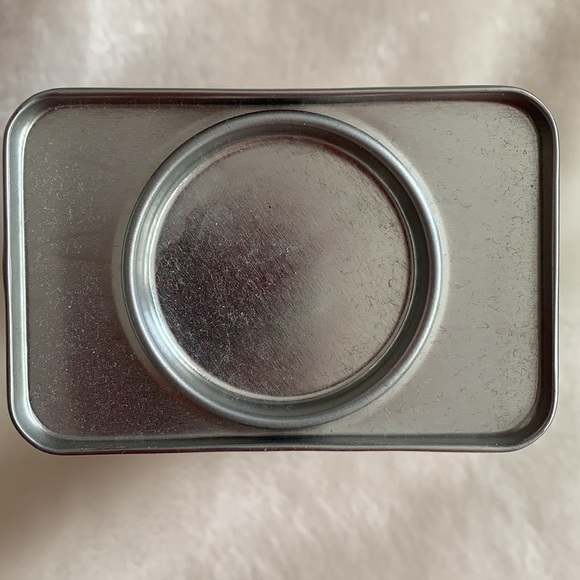 FREE ADD ON🎄 Peanuts Holiday Tin Only - Picture 3 of 4